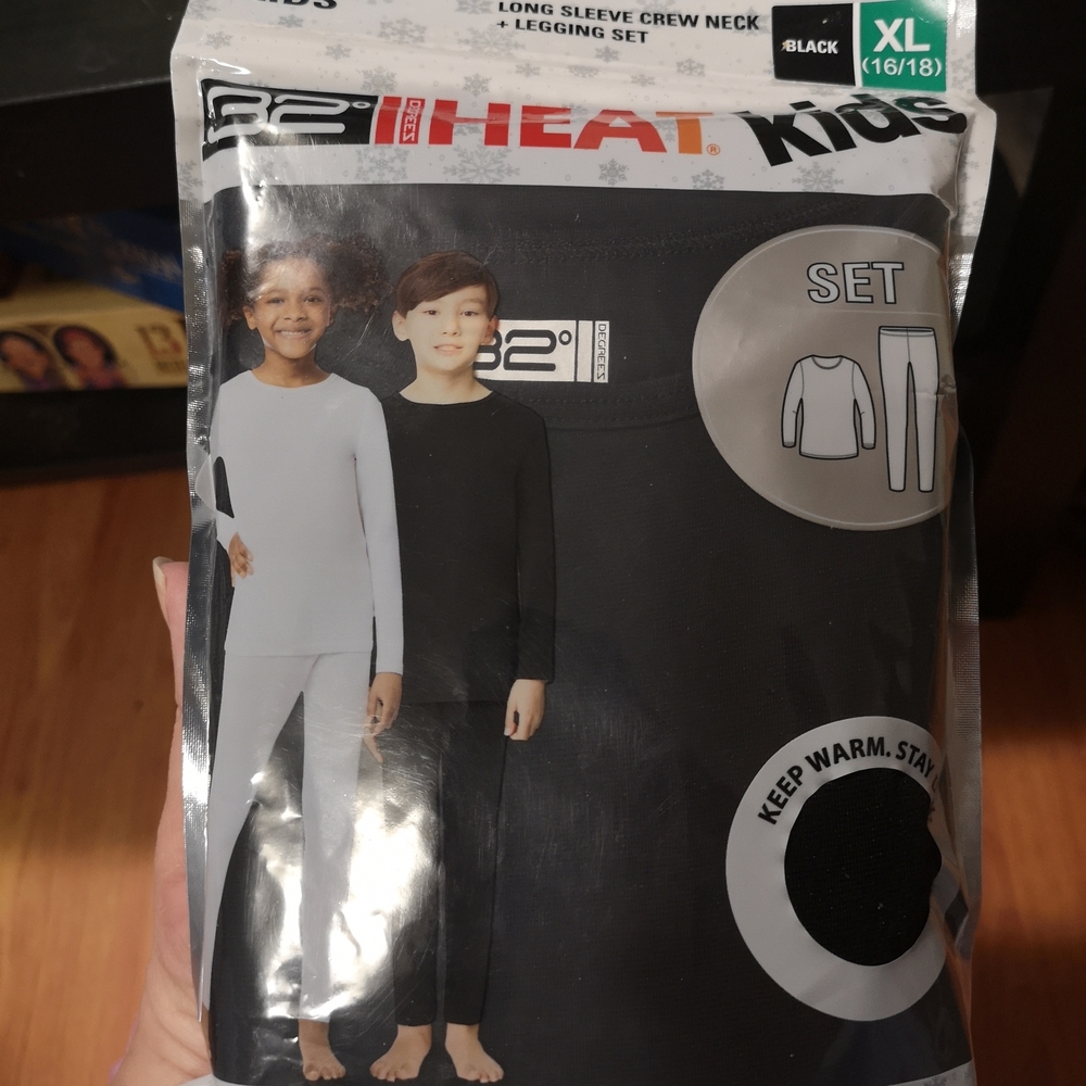 32 Degrees Kids Black and White Thermal Set